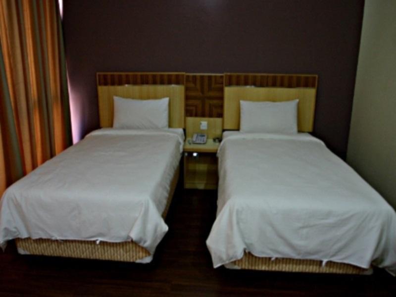 Oyo 89866 Houz Inn Bintulu Buitenkant foto