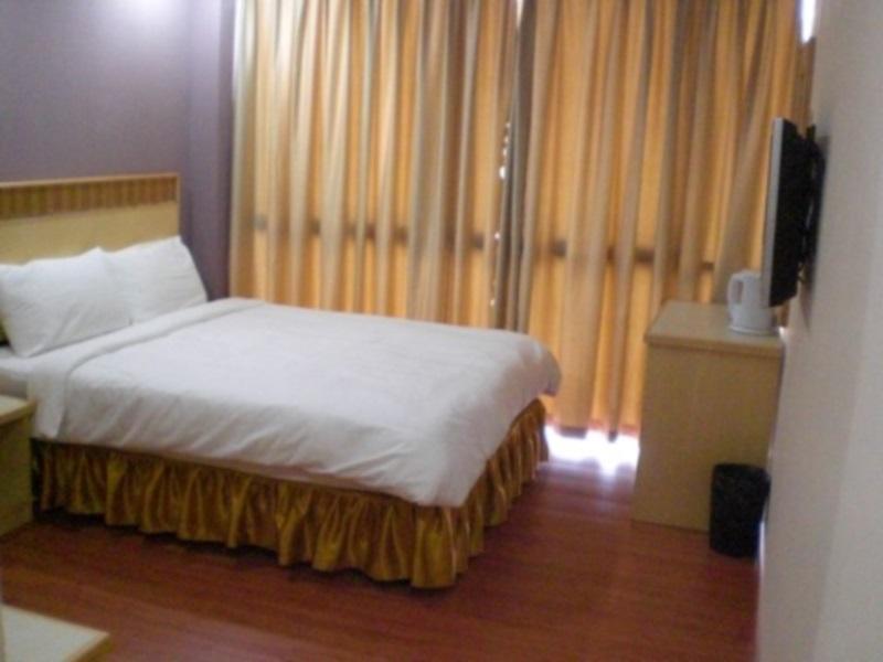 Oyo 89866 Houz Inn Bintulu Buitenkant foto