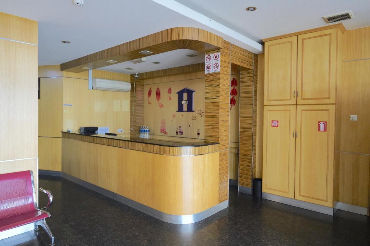 Oyo 89866 Houz Inn Bintulu Buitenkant foto