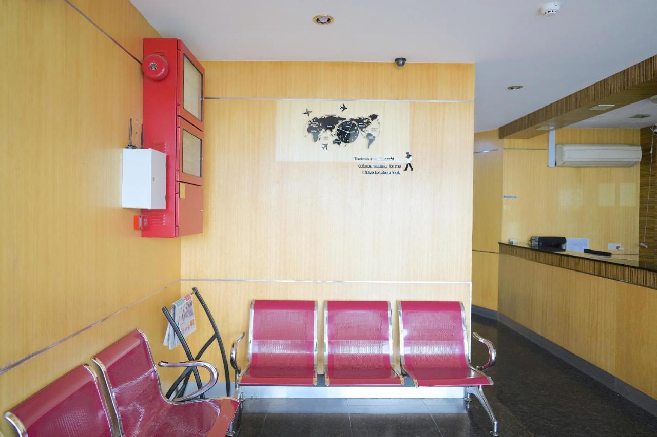Oyo 89866 Houz Inn Bintulu Buitenkant foto